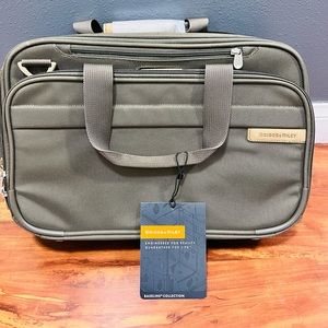 Briggs & Riley travelware style 231-7